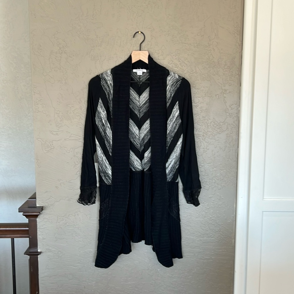 Gorgeous Cardigan with lace details